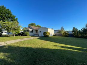 185 Seward Street, West Babylon NY 11704