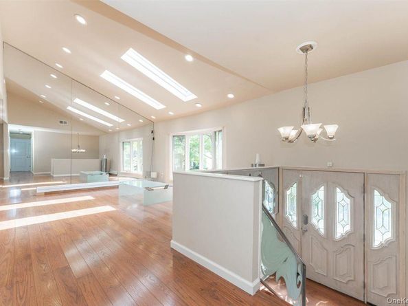 39 Gale Drive, North Woodmere NY 11581