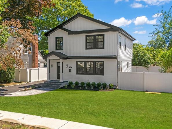 149 Fendale Street, Franklin Square NY 11010