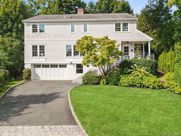 8 Lyons Place, Larchmont NY 10538