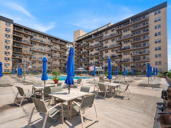 25 Neptune Boulevard 6F, Long Beach NY 11561