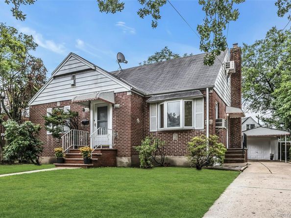 5 Sobro Avenue, Valley Stream NY 11580