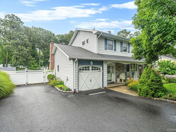 5 Rockhill Road, Rocky Point NY 11778