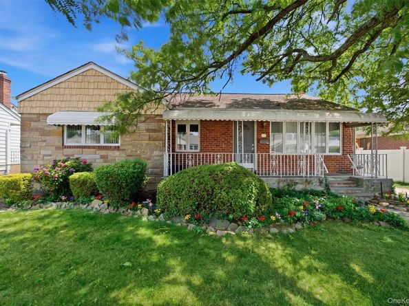 160 Clearmeadow Drive, East Meadow NY 11554