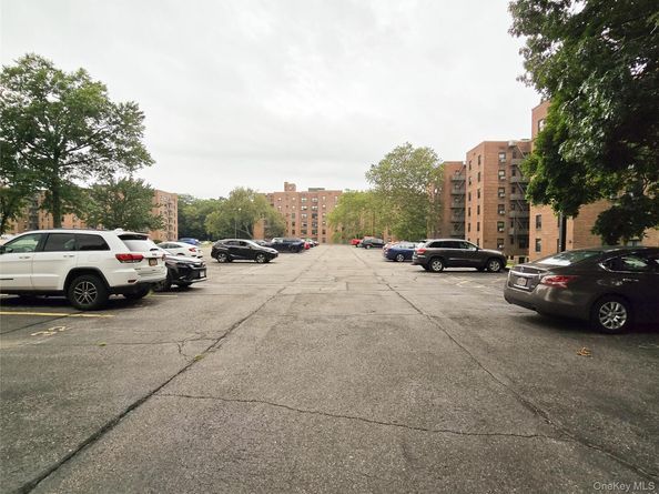 211-10 73rd Avenue 3D, Bayside NY 11364