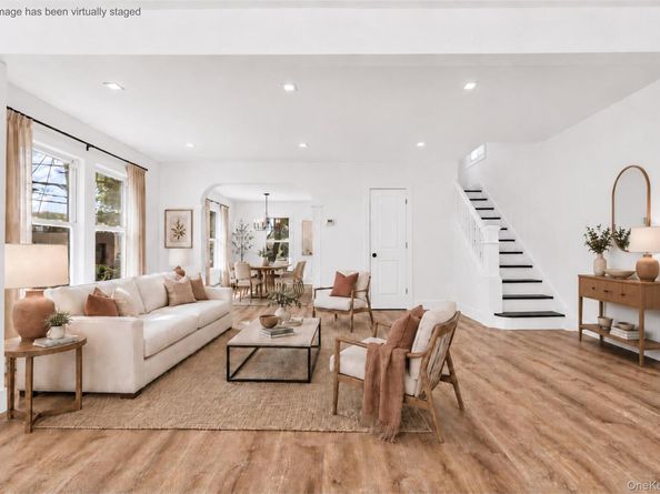 42 Satterie Avenue, Valley Stream NY 11580