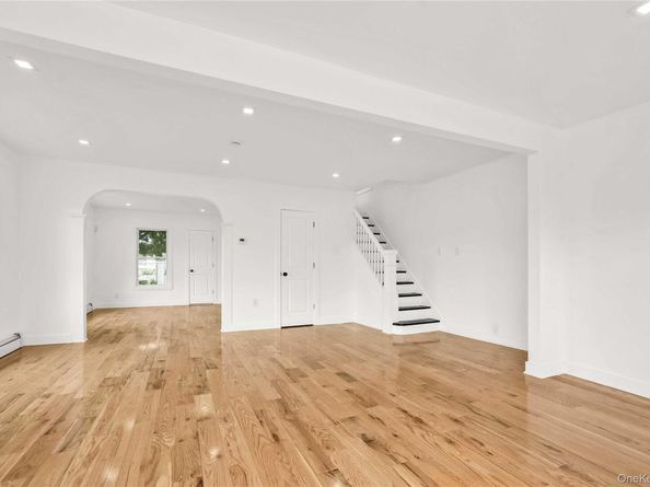 42 Satterie Avenue, Valley Stream NY 11580