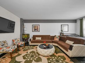 98-25 64th Road 5E, Rego Park NY 11374