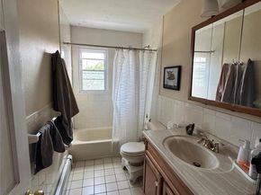 22 Beach Avenue, Copiague NY 11726