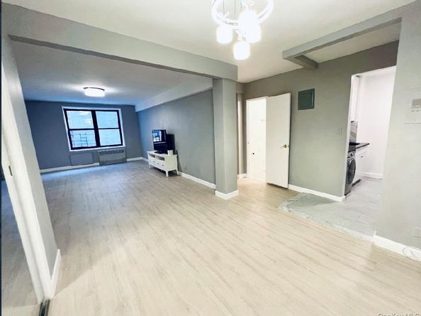 13317 Sanford Avenue 2J, Flushing NY 11355