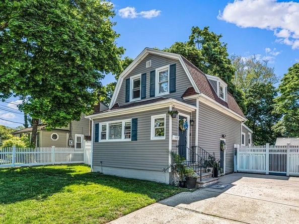 42 Willow Avenue, Freeport NY 11520