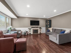 52 S Larry Road, Selden NY 11784