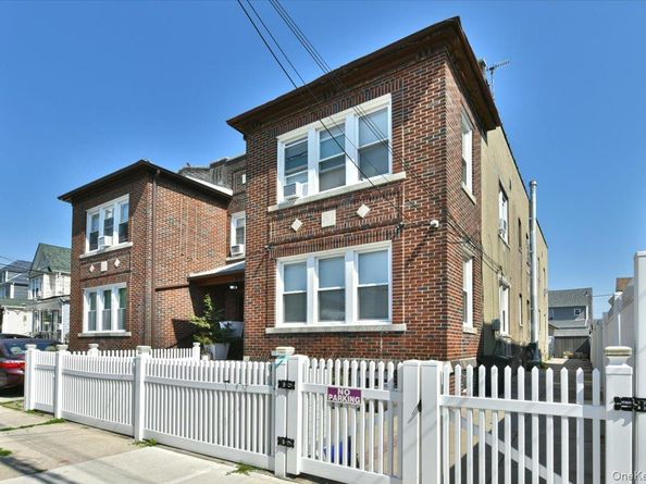 21815 100th Avenue, Queens Village NY 11429