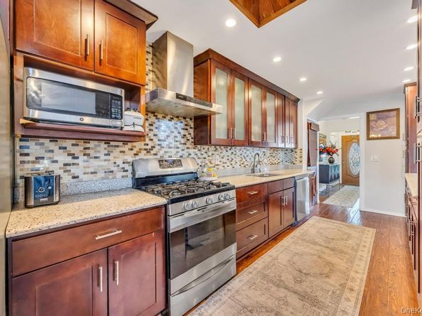 11 Edgewood Drive, Hicksville NY 11801