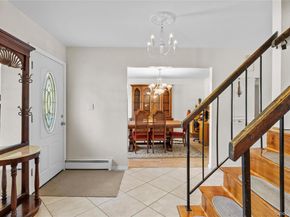 8 Lisa Court, Medford NY 11763