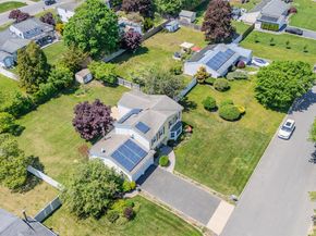 8 Lisa Court, Medford NY 11763