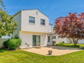 8 Lisa Court, Medford NY 11763