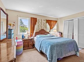 8 Lisa Court, Medford NY 11763