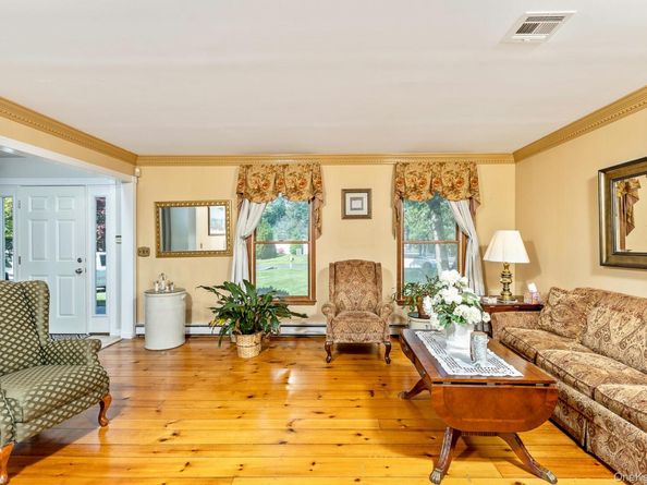 41 Astor Avenue, Saint James NY 11780