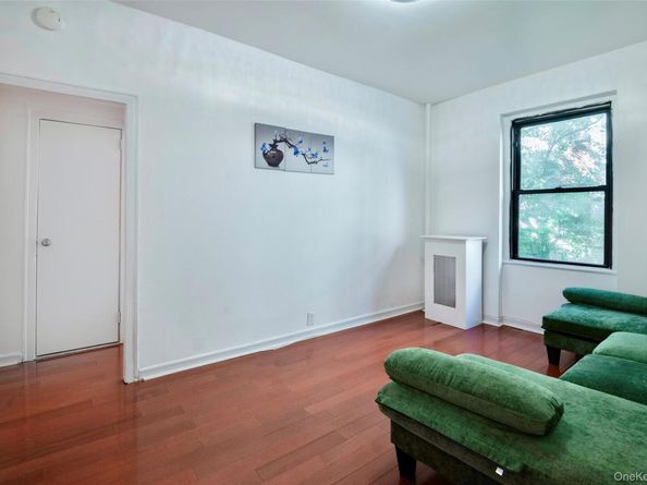 21-77 33rd Street 2A, Astoria NY 11105