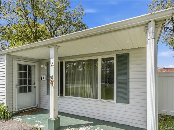 14 Lurcott Lane, Central Islip NY 11722