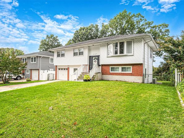127 Iceland Drive, South Huntington NY 11746