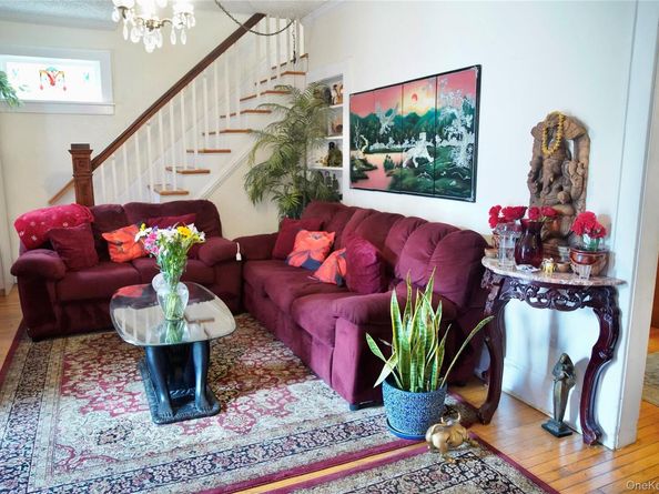 881 Lorenz Avenue, Baldwin NY 11510