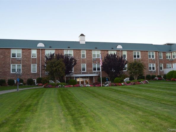 75 Noble Street 221, Lynbrook NY 11563