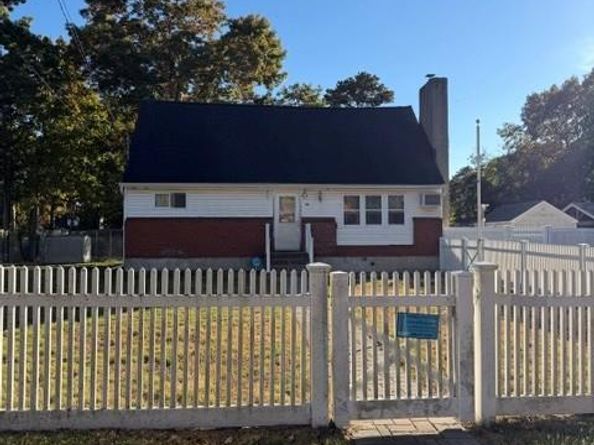 66 Frederick Avenue, Bay Shore NY 11706