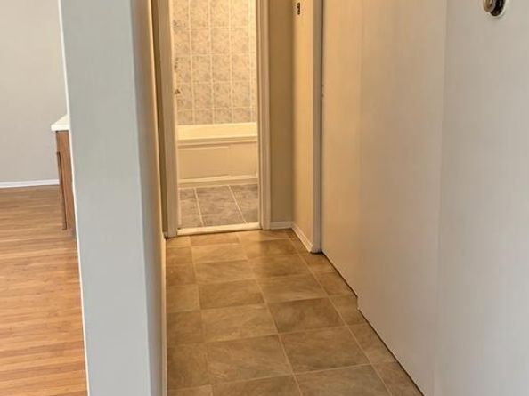 10 Ivy Street 2B, Farmingdale NY 11735