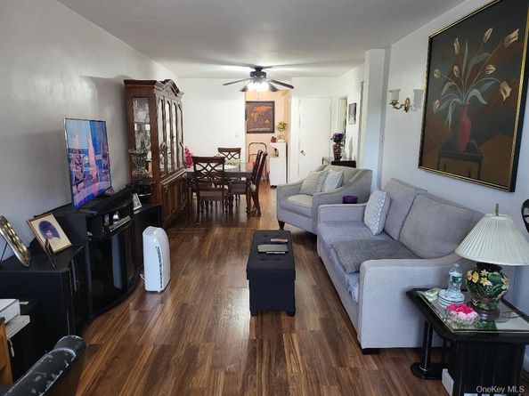 87-40 Francis Lewis A65, Queens Village NY 11427