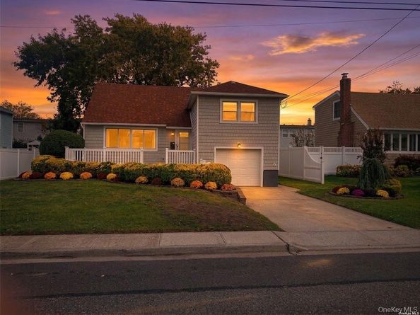 240 Lincoln Avenue, Island Park NY 11558