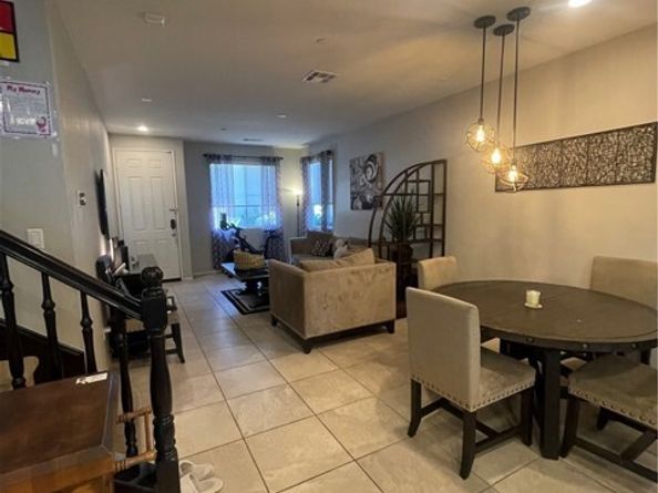 17652 W Murphy Lane, Northridge (los Angeles) CA 91325