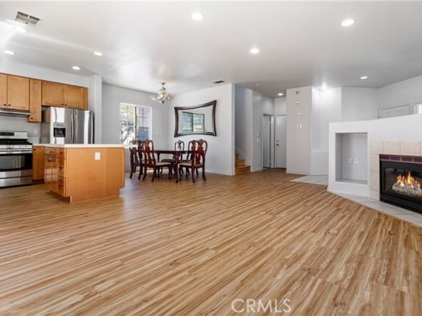 9193 Burnet Avenue, North Hills (los Angeles) CA 91343