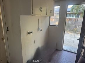 17545 Community Street, Northridge (los Angeles) CA 91325