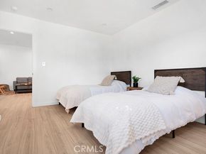 14868 Envoy, Sylmar (los Angeles) CA 91342