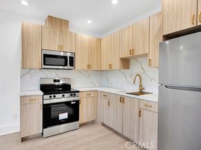 14868 Envoy, Sylmar (los Angeles) CA 91342