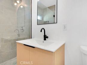 14868 Envoy, Sylmar (los Angeles) CA 91342