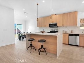 14868 Envoy, Sylmar (los Angeles) CA 91342