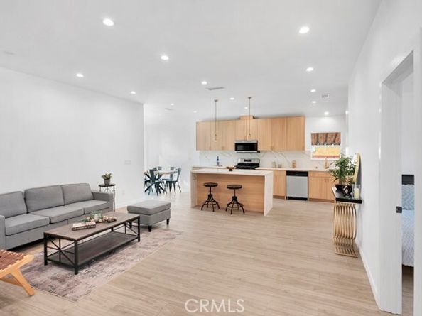 14868 Envoy, Sylmar (los Angeles) CA 91342