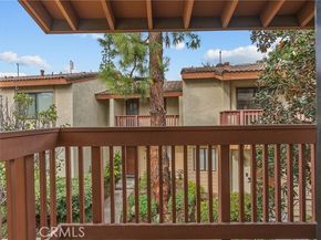 21551 Burbank 96, Woodland Hills (los Angeles) CA 91367