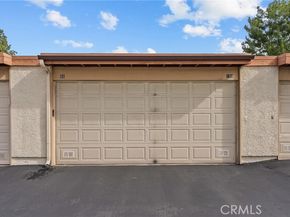 21551 Burbank 96, Woodland Hills (los Angeles) CA 91367