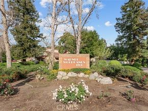 21551 Burbank 96, Woodland Hills (los Angeles) CA 91367