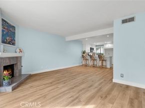 21551 Burbank 96, Woodland Hills (los Angeles) CA 91367