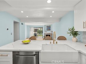 21551 Burbank 96, Woodland Hills (los Angeles) CA 91367