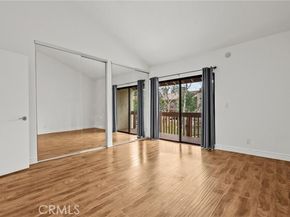 21551 Burbank 96, Woodland Hills (los Angeles) CA 91367