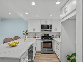 21551 Burbank 96, Woodland Hills (los Angeles) CA 91367