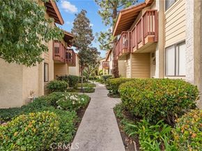 21551 Burbank 96, Woodland Hills (los Angeles) CA 91367