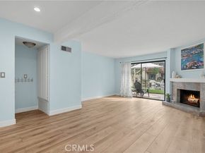 21551 Burbank 96, Woodland Hills (los Angeles) CA 91367