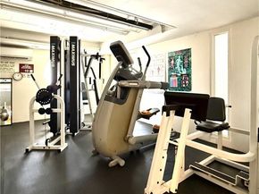 19009 Sherman 16, Reseda (los Angeles) CA 91335